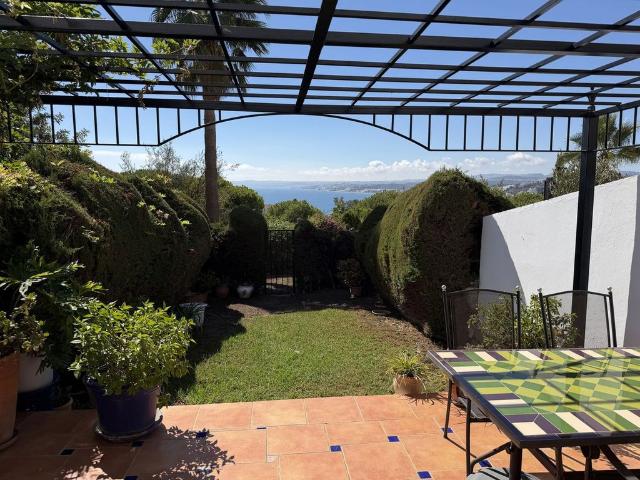 Casa adosada de alto standing 150 en venta, Estepona, Andalucía