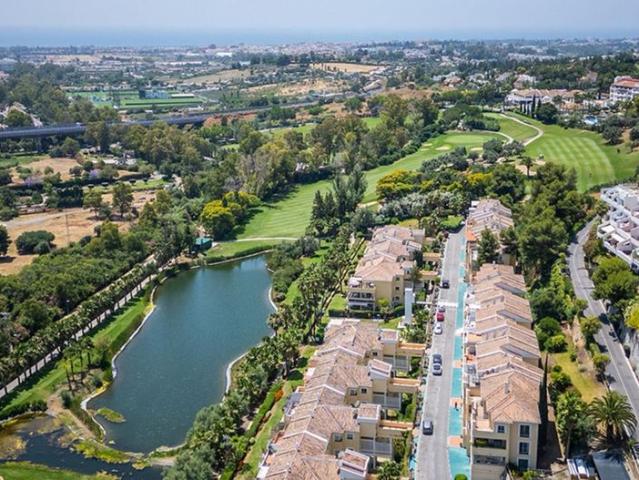 Casa adosada de alto standing 150 en venta, La Quinta, Marbella, Andalucía