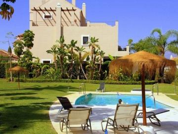 Casa adosada de alto standing 160 en venta, Estepona, Andalucía