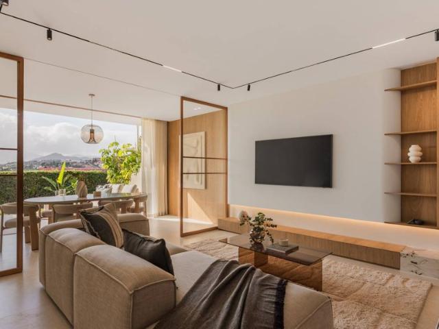 Casa adosada de alto standing 169 en venta, Nueva Andalucia, España