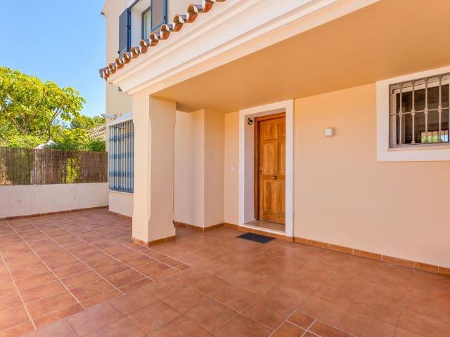 Casa adosada de alto standing 191 en venta, Estepona, Andalucía