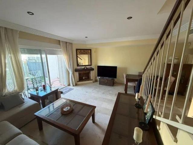 Casa adosada de alto standing 200 en venta, El Rosario, Marbella, Andalucía