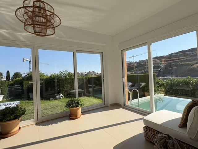 Casa adosada de alto standing 283 en venta, Estepona, España