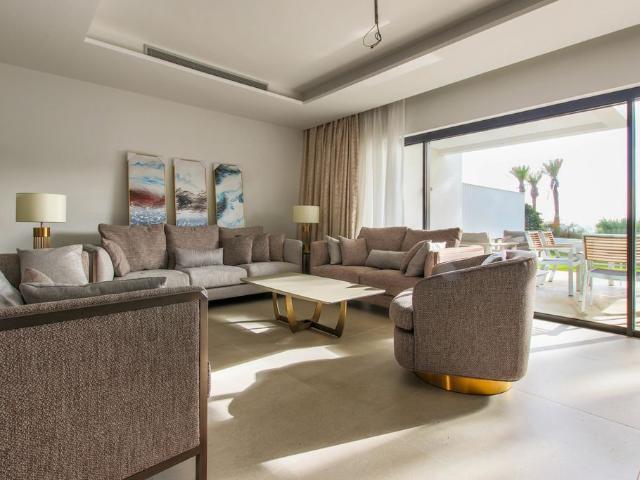 Casa adosada de alto standing 302 en venta, Estepona, España