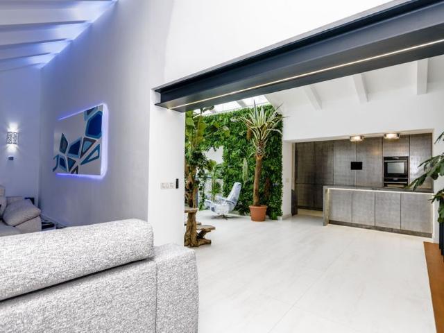 Casa adosada de alto standing 349 en venta, Estepona, España