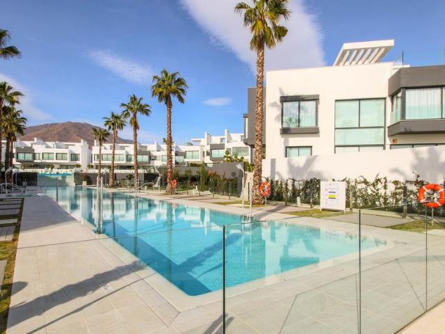 Casa adosada de alto standing 364 en venta, Marbella, España