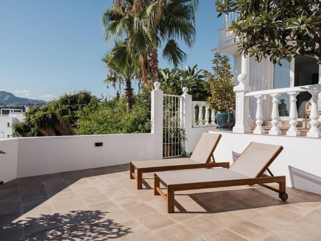 Casa adosada de alto standing de 96 m2 en venta Estepona, España