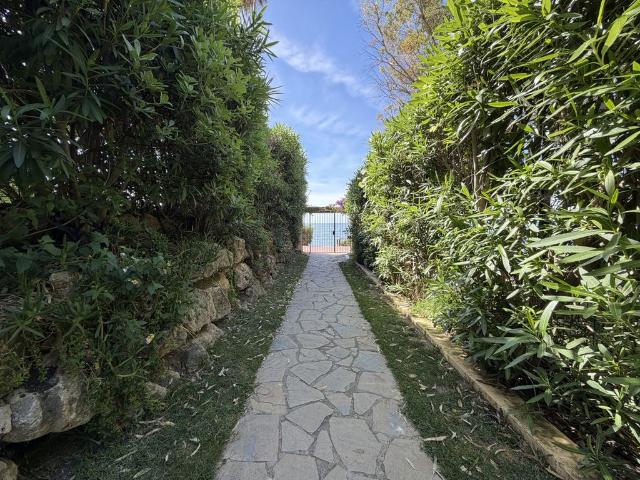 Casa adosada de alto standing de 100 m2 en venta Estepona, España