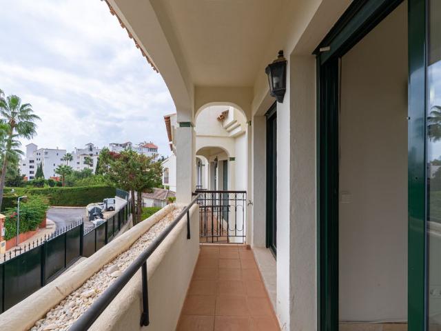Casa adosada de alto standing de 100 m2 en venta Estepona, España