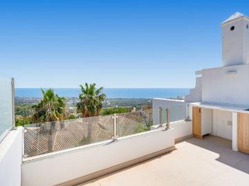 Casa adosada de alto standing de 150 m2 en venta Los Monteros, Marbella, Andalucía