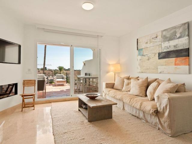 Casa adosada de alto standing de 165 m2 en venta El Paraíso, Andalucía