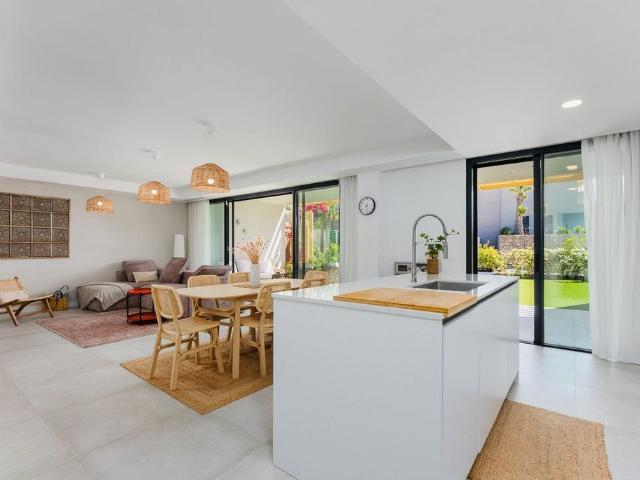 Casa adosada de alto standing de 170 m2 en venta Mijas Costa, Andalucía