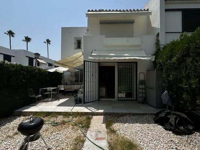 Casa adosada de alto standing de 170 m2 en venta San Pedro de Alcántara, España