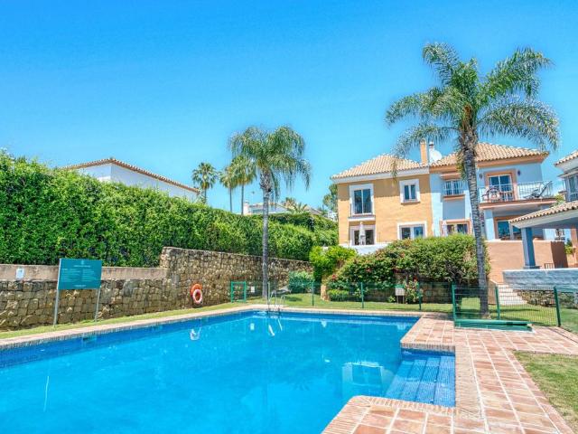 Casa adosada de alto standing de 171 m2 en venta Nueva Andalucia, España