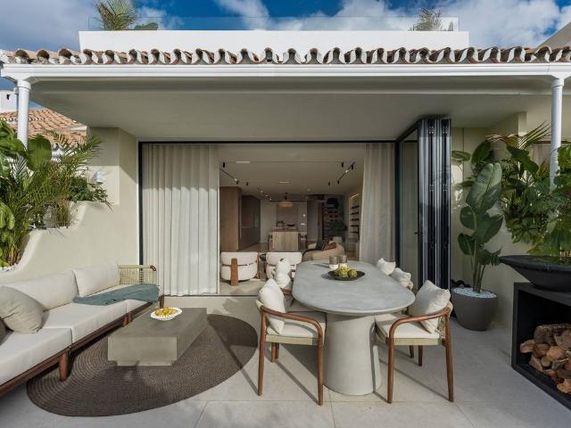 Casa adosada de alto standing de 215 m2 en venta Nueva Andalucia, España