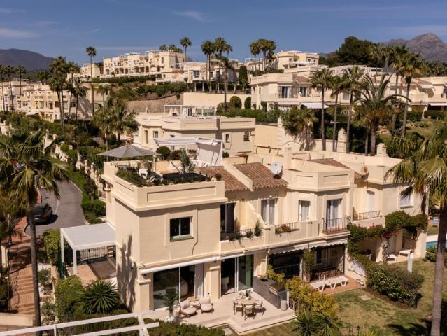Casa adosada de alto standing de 235 m2 en venta Marbella, España