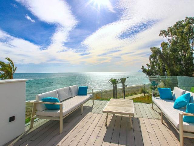 Casa adosada de alto standing de 280 m2 en venta Estepona, Andalucía