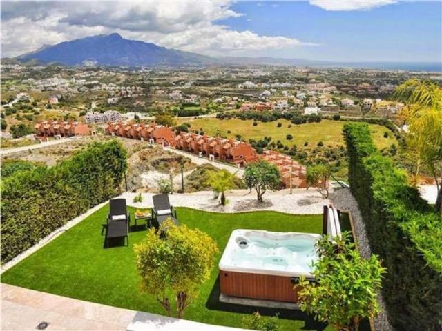 Casa adosada de alto standing de 351 m2 en venta Marbella, España