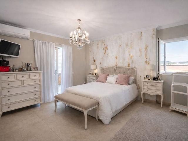 Casa adosada de alto standing de 359 m2 en venta San Pedro de Alcántara, España