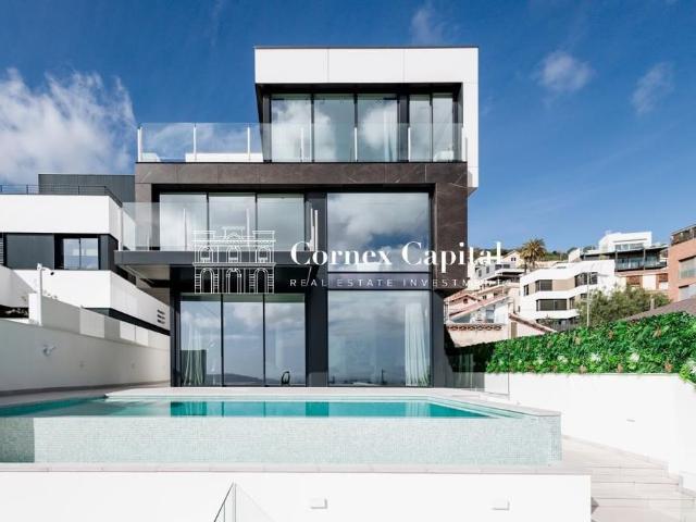 Casa adosada de alto standing en venta Barcelona, España