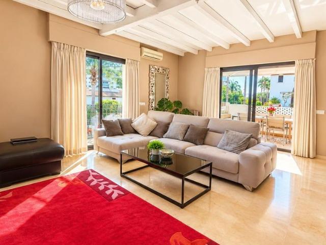 Casa adosada de alto standing en venta Estepona, Andalucía