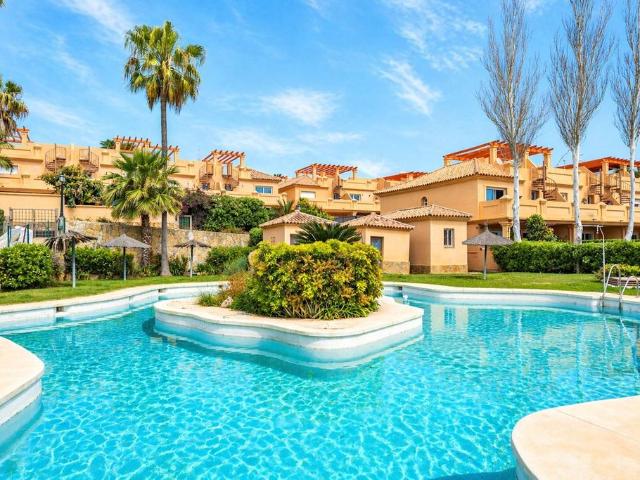 Casa adosada de alto standing en venta Estepona, España