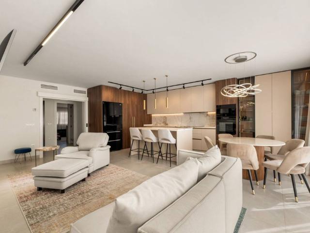 Casa adosada de alto standing en venta Estepona, España