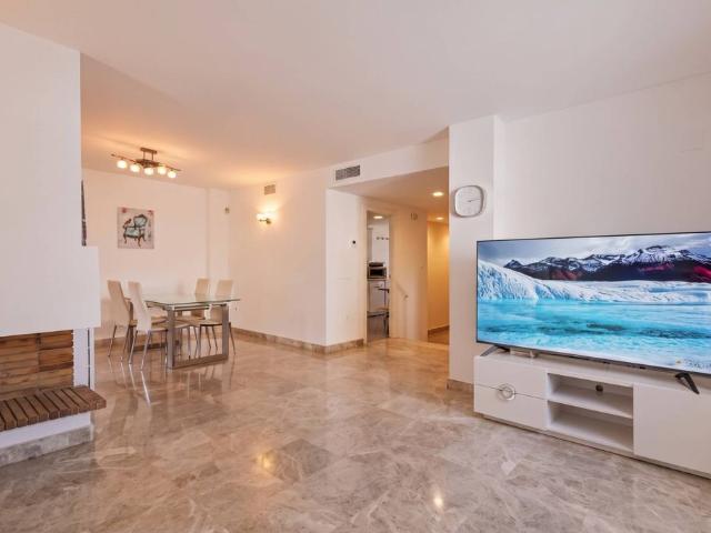 Casa adosada de 100 m2 en venta Nueva Andalucia, España