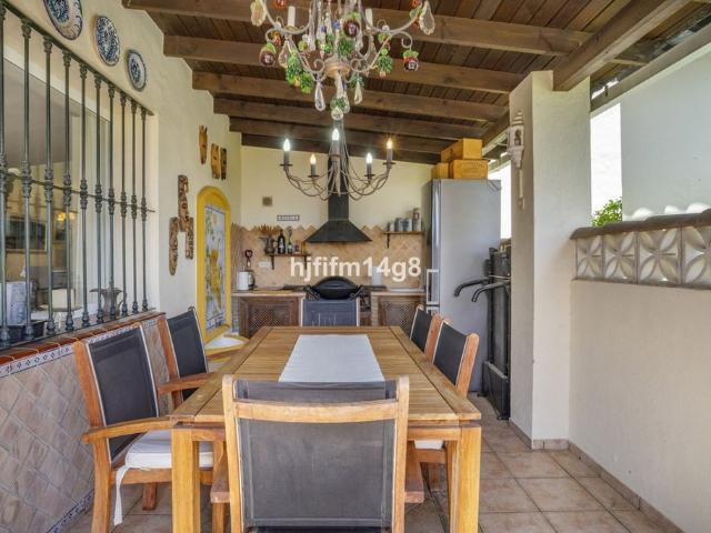 Casa adosada de alto standing en venta Nueva Andalucia, España