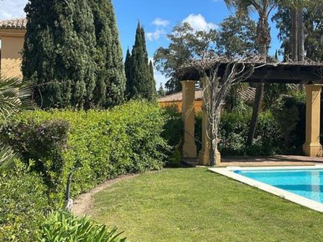 Casa adosada de lujo de 320 m2 en venta Sotogrande, España