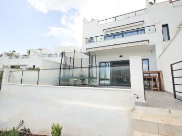 Casa adosada de alto standing en alquiler Urbanización Marbella Este, Andalucía