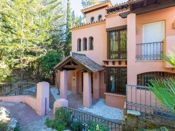 Casa adosada de alto standing en alquiler Marbella, España