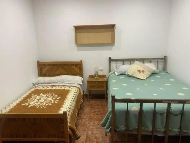 Casa adosada de alquiler en Calle Escuelas, 7, Abenójar, Ciudad Real