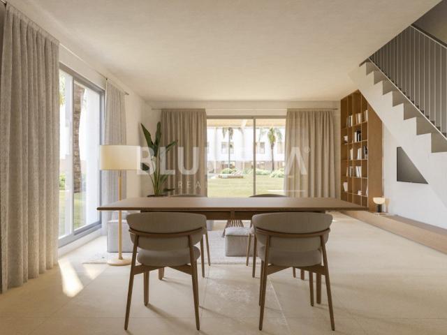 Casa adosada de obra nueva a 200 metros de la playa en venta. 102m² Dénia