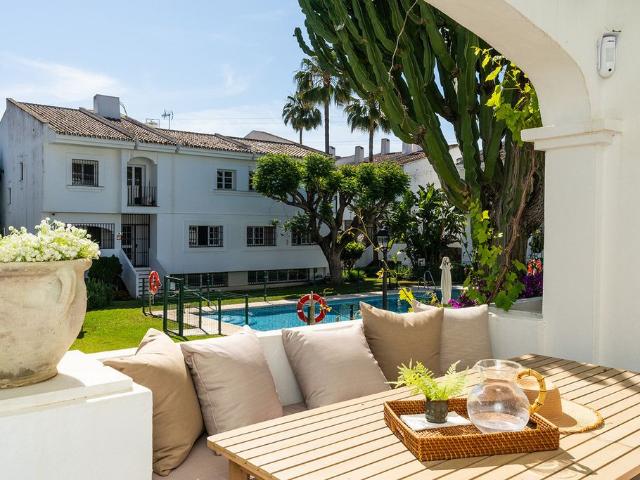 Casa adosada de lujo de 100 m2 en venta Nueva Andalucia, Andalucía