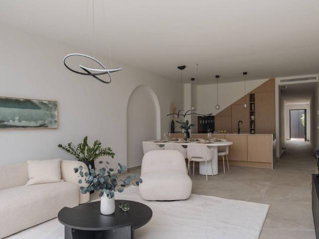 Casa adosada de lujo de 187 m2 en venta Nueva Andalucia, Andalucía