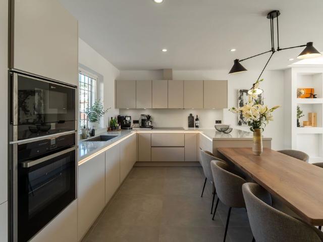 Casa adosada de 226 m2 en venta Nueva Andalucia, España
