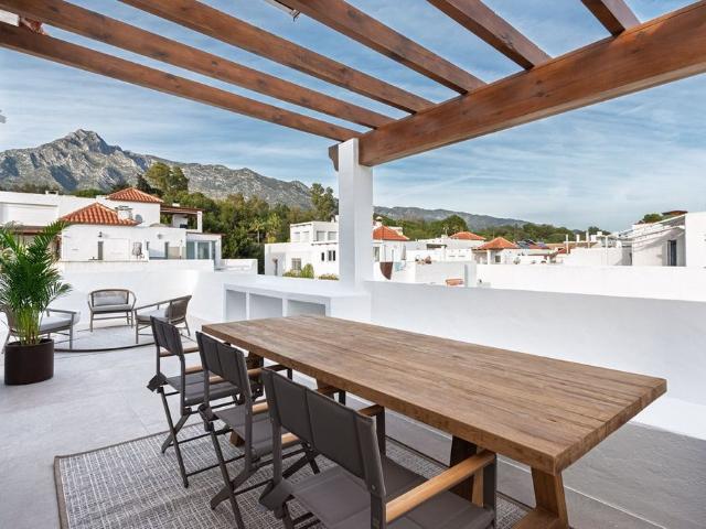 Casa adosada de lujo de 246 m2 en venta The Golden Mile, España