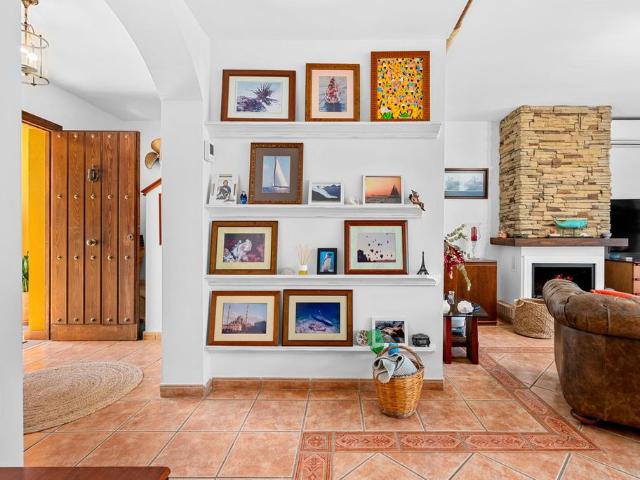 Casa adosada de lujo de 255 m2 en venta Estepona, Andalucía
