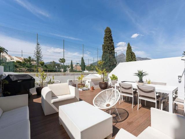 Casa adosada de lujo en venta Nueva Andalucia, Andalucía