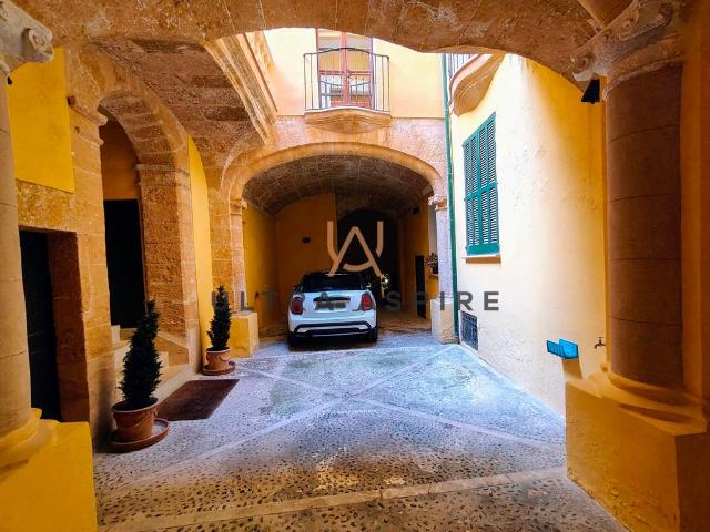 Casa adosada de alto standing de 765 m2 en venta Palma Old Town, Palma de Mallorca, Baleares