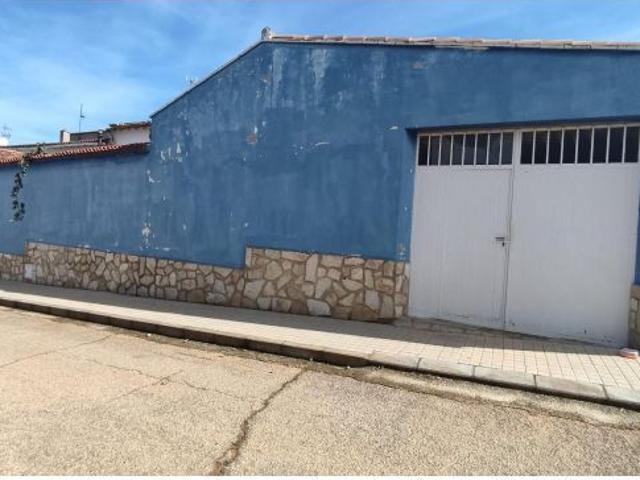Casa adosada en Caudete De Las Fuentes