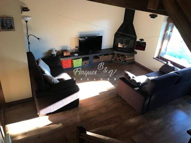Casa adosada en alquiler en calle Canigou, Osseja, de 130 m² 3 habitaciones por 1.500