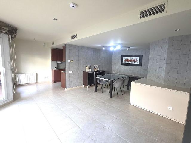 Casa adosada en alquiler en calle Cantàbria, Sant Quirze del Vallès, de 250 m² 3 habitaciones por 2.600