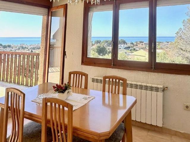 Casa adosada en alquiler en calle Antilles, Calafell, de 177 m² 4 habitaciones por 1.139