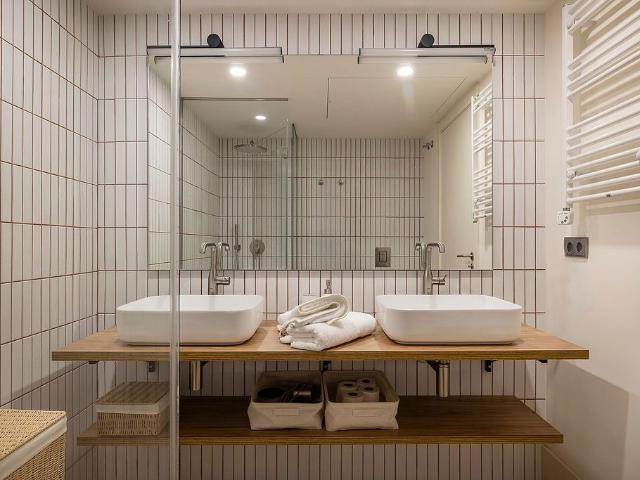 Casa adosada en alquiler en calle De Castella, Barcelona, de 115 m² 3 habitaciones por 6.000