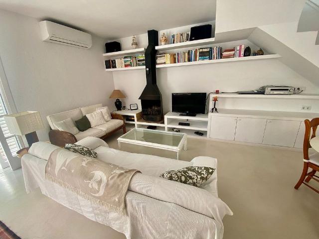 Casa adosada en alquiler en calle De Francesc Armengol, Sitges, de 105 m² 2 habitaciones por 2.700