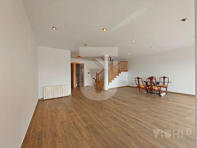 Casa adosada en alquiler en calle De Les Aigües, Tiana, de 308 m² 5 habitaciones por 2.650