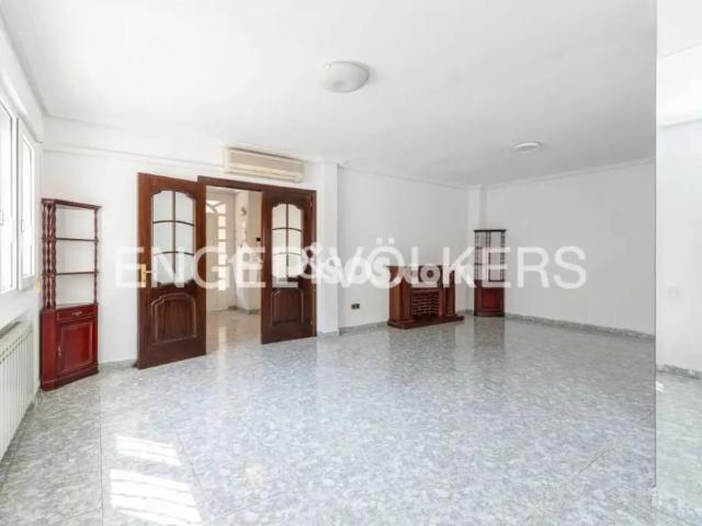 Casa adosada en alquiler en Calle de María Lombillo
