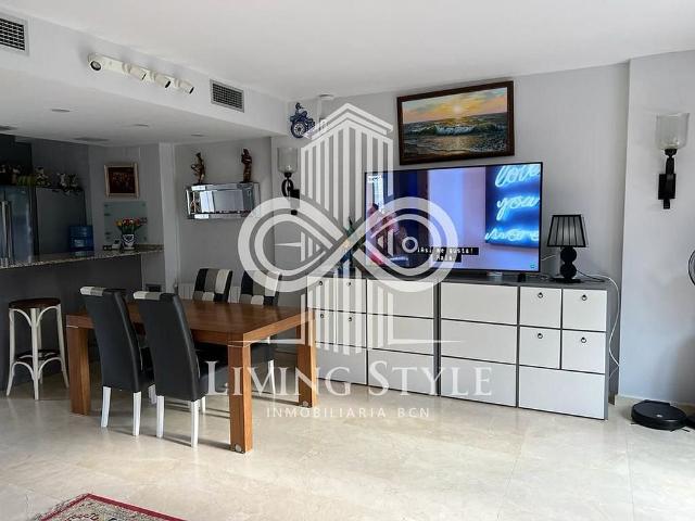 Casa adosada en alquiler en calle De Salou, Gavà, de 300 m² 5 habitaciones por 6.000